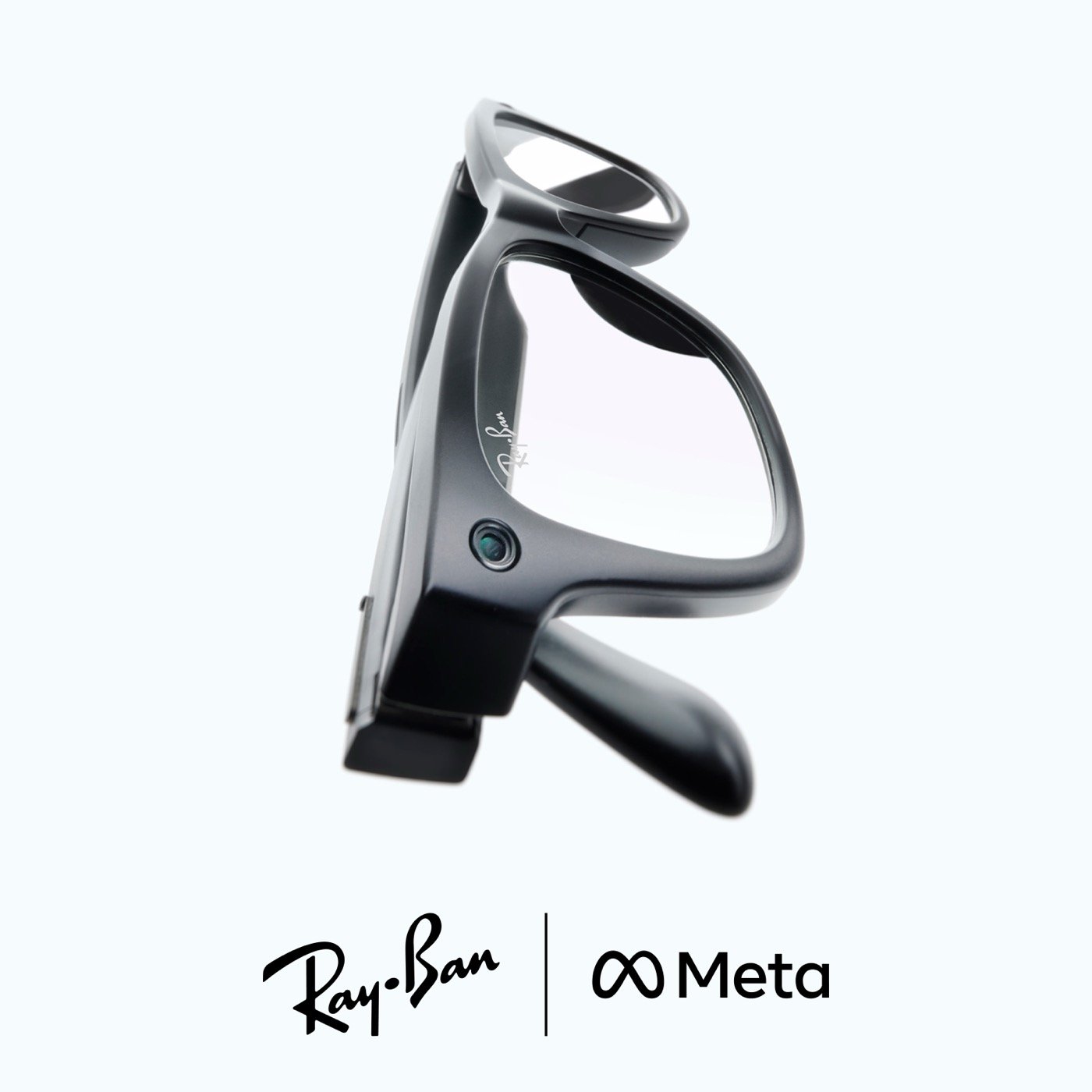 Ray-Ban Meta Blayzer en negro mate con lente transparente